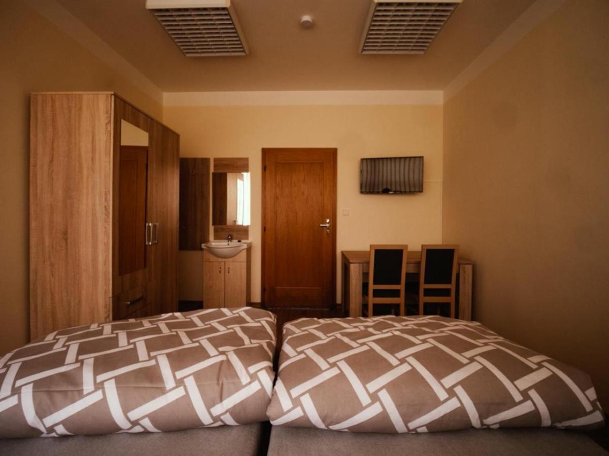Aparthotel Pyramida Broumov Exteriér fotografie